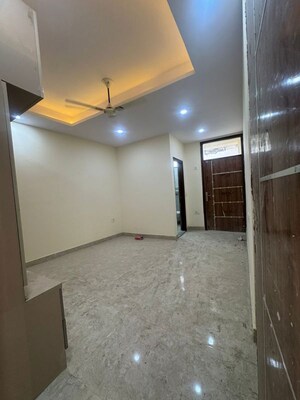 Room in 4 BHK Builder Floor at Sector 73 – for Sale