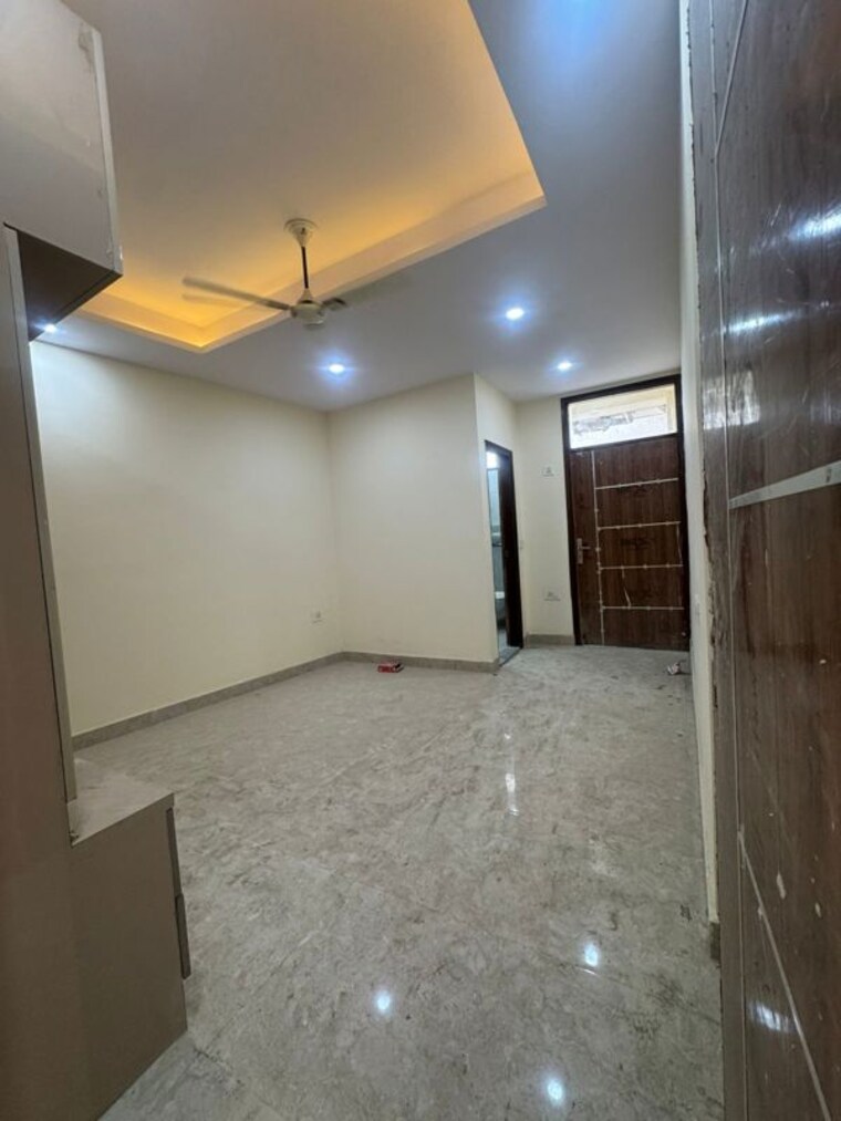 Room, sector 73 4 Bedroom 1785 Sq.Ft. Builder Floor In Sector 73 Noida 10584597
