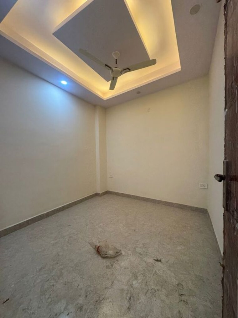 Room, sector 73 4 Bedroom 1785 Sq.Ft. Builder Floor In Sector 73 Noida 10584597