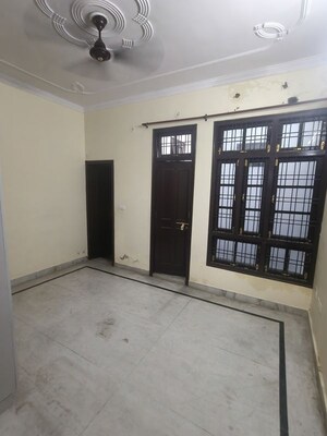 Room in 2 BHK Independent House at Gomti Nagar – for Rent