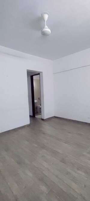 Room in 2 BHK Apartment at Nandan Euphora, Vishrantwadi – for Rent