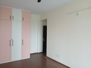 Room in 3.5 BHK Apartment at 3C Orris Greenopolis, Sector 89 – for Sale