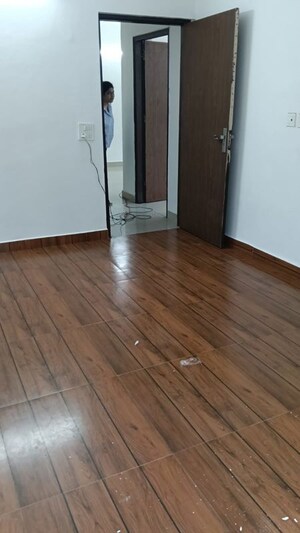Room in 2 BHK Apartment at AVS Orchard, Sector 77 – for Rent