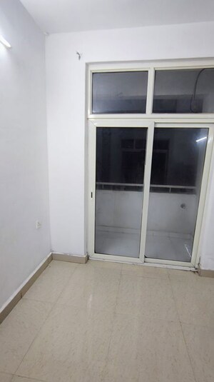 Bathroom in 2 BHK Apartment at AVS Orchard, Sector 77 – for Rent