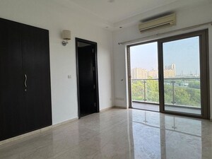 Room in 3 BHK Apartment at Prateek Edifice, Sector 107 – for Rent