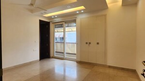 Room in 3 BHK Builder Floor at Safdarjung Enclave – for Rent