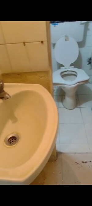 Bathroom in 1 BHK Apartment at Gautam Apartment Andheri West, Andheri West – for Rent