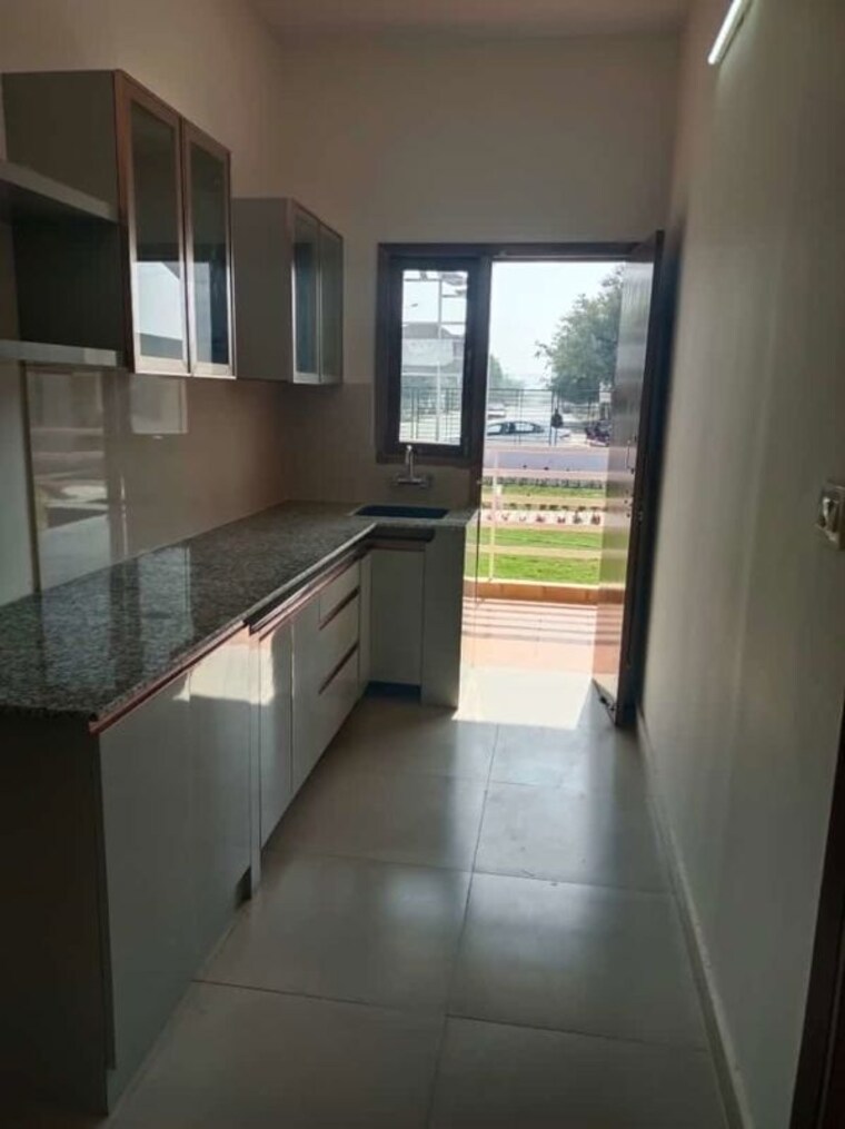 Kitchen, omaxe-heights 6 Bedroom 4500 Sq.Ft. Apartment In Sector 86 Faridabad 10586271
