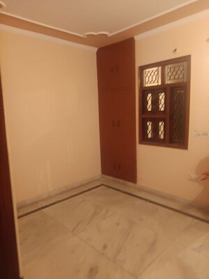 2 BHK Apartment For Rent in Rohini Sector 9