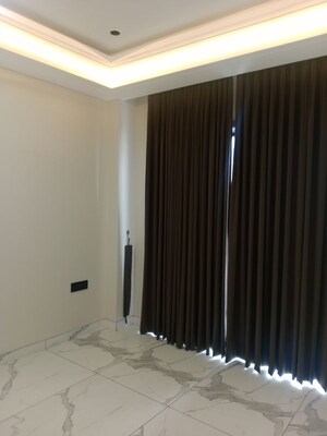 Room in 2 BHK Builder Floor at Sector 18 – for Rent