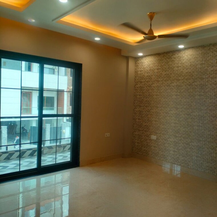 Room, new industrial township 5 2 Bedroom 120 Sq.Yd. Builder Floor In New Industrial Township 5 Faridabad 10586293
