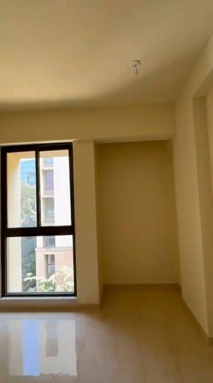 Room in 2 BHK Apartment at Lodha Sterling, Kolshet Road – for Sale