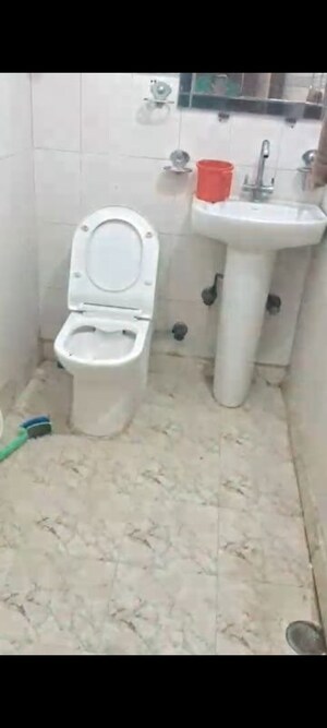 Bathroom in 1 RK Builder Floor at Sector 20 – for Rent