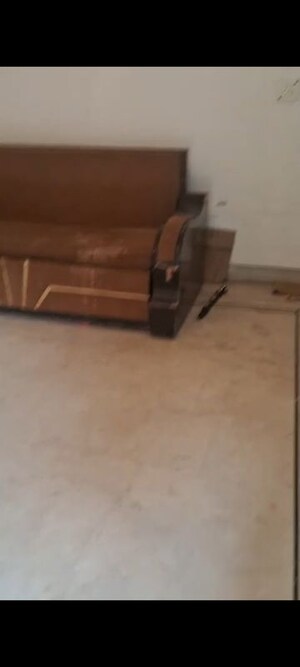 1 RK Builder Floor For Rent in Sector 20