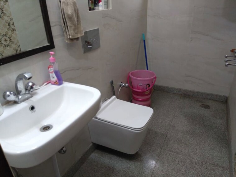 Bathroom, sector 44 2 Bedroom 1000 Sq.Ft. Independent House In Sector 44 Chandigarh 10586315