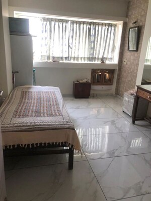 Room in 3 BHK Apartment at Vejalpur – for Rent