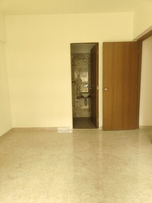Room in 1 BHK Apartment at Shilpriya Silicon Hofe, Tilak Nagar – for Rent