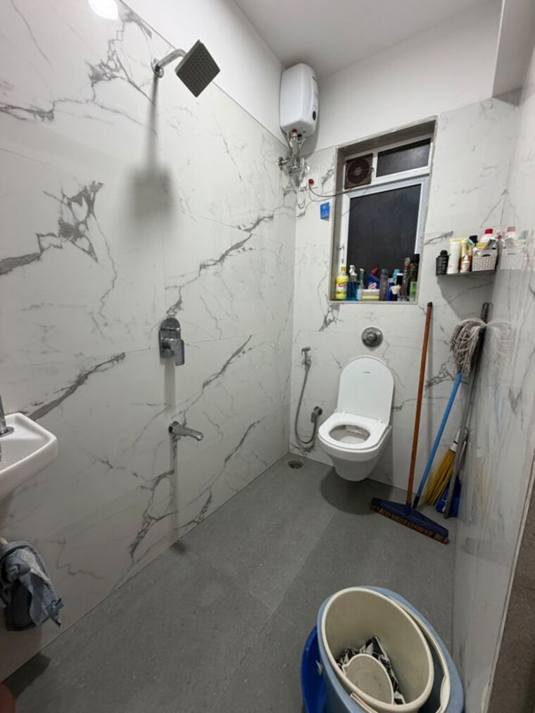 Bathroom, shivam-classic-apartment 2 Bedroom 580 Sq.Ft. Apartment In Chembur Mumbai 10586375