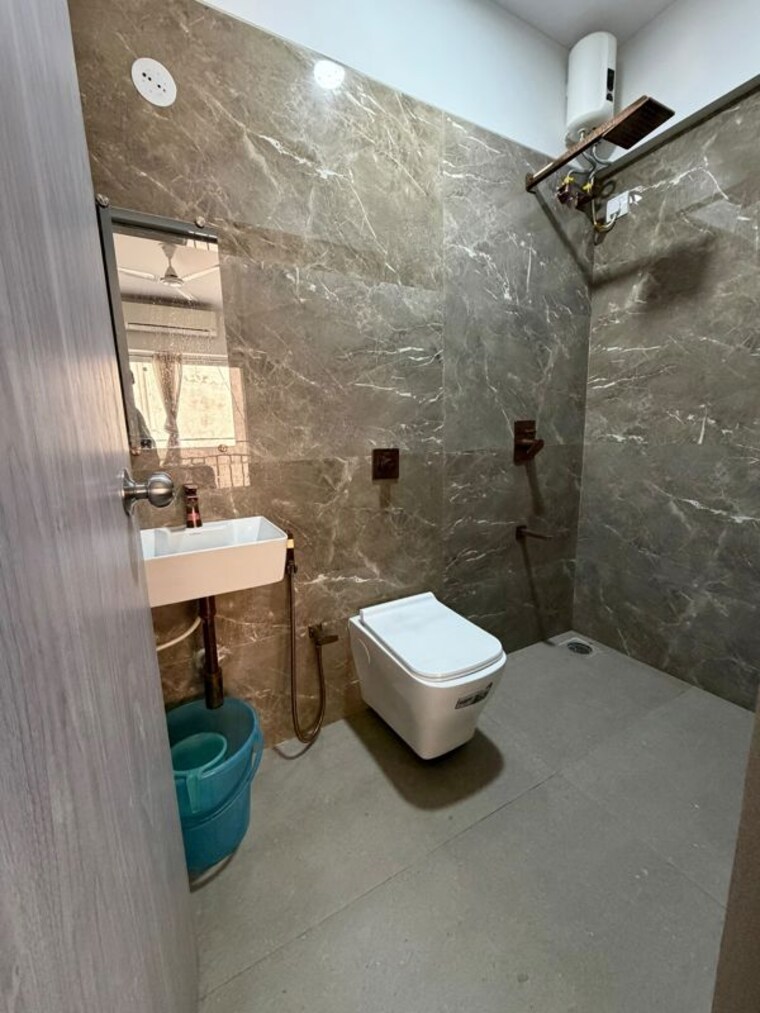 Bathroom, shivam-classic-apartment 2 Bedroom 580 Sq.Ft. Apartment In Chembur Mumbai 10586375