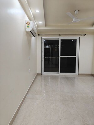 Room in 2 BHK Apartment at Gaur City-2, Gaur City 2 – for Sale