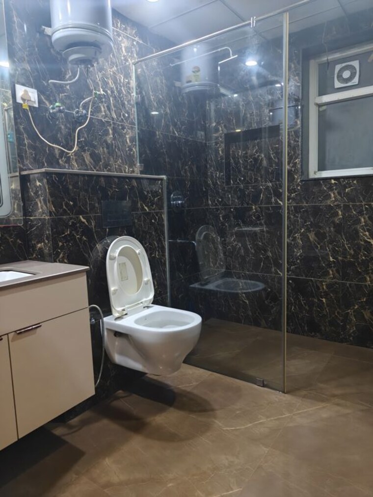 Bathroom, gaur-city-2 2 Bedroom 955 Sq.Ft. Apartment In Gaur City 2 Greater Noida 10586372
