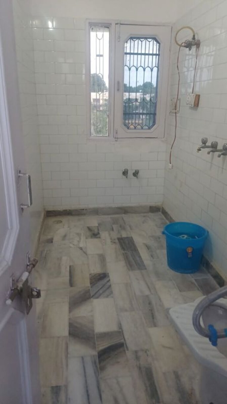 Bathroom, sector 39 1 Bedroom 500 Sq.Ft. Builder Floor In Sector 39 Chandigarh 10586387