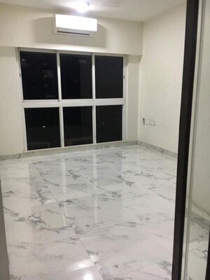 Room in 2 BHK Apartment at Raheja Ridgewood, Goregaon East – for Rent