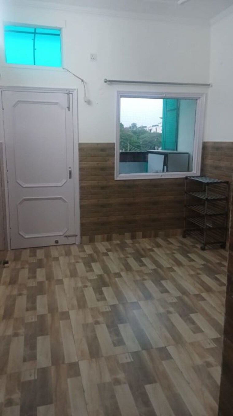 Room, sector 39 2 Bedroom 1000 Sq.Ft. Builder Floor In Sector 39 Chandigarh 10586398