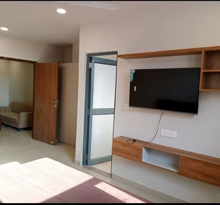 1 BHK 550 Sq.Ft. Builder Floor in Sapphire Tower
