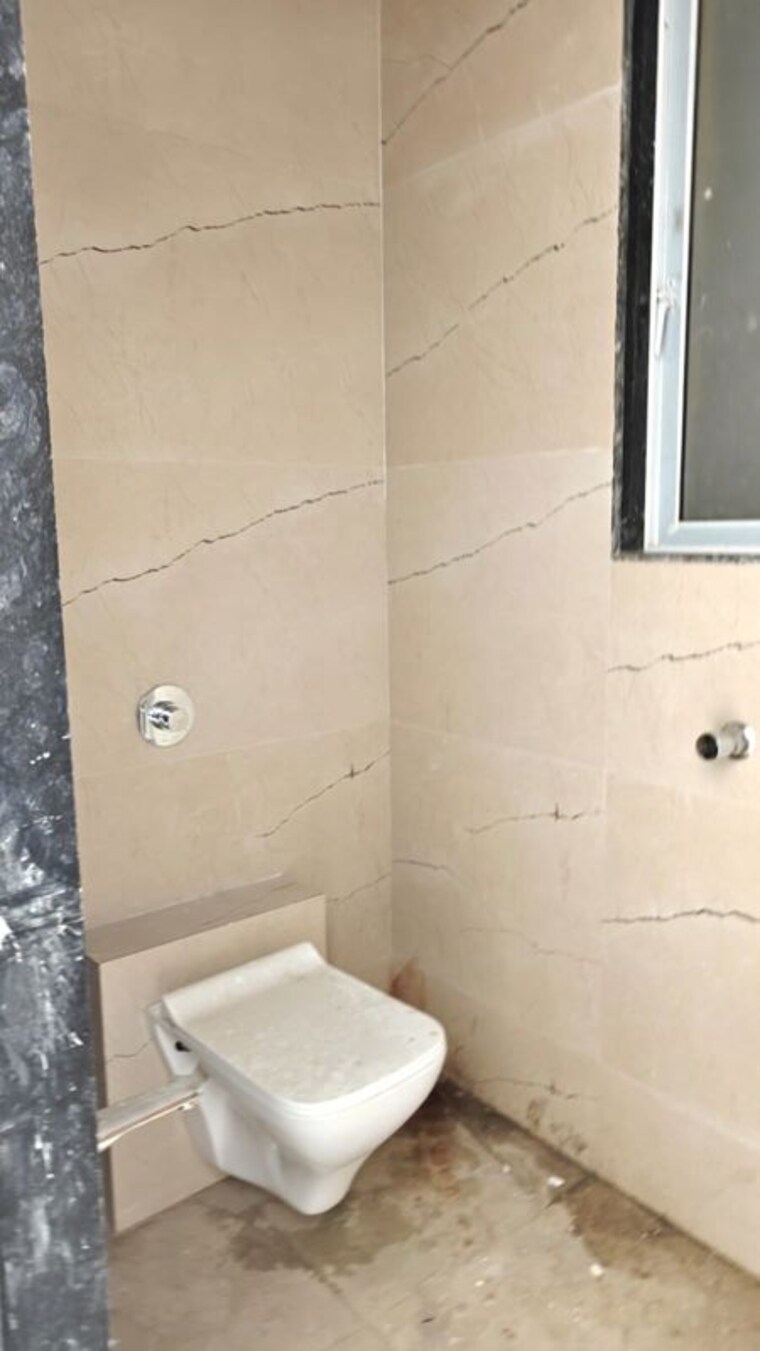 Bathroom, dgs-sheetal-ekta 2 Bedroom 615 Sq.Ft. Apartment In Malad East Mumbai 10586419