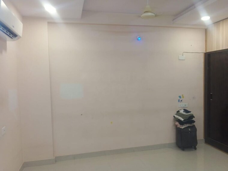 Room, gandhi-towers 3 Bedroom 1600 Sq.Ft. Apartment In Kukatpally Hyderabad 10586428