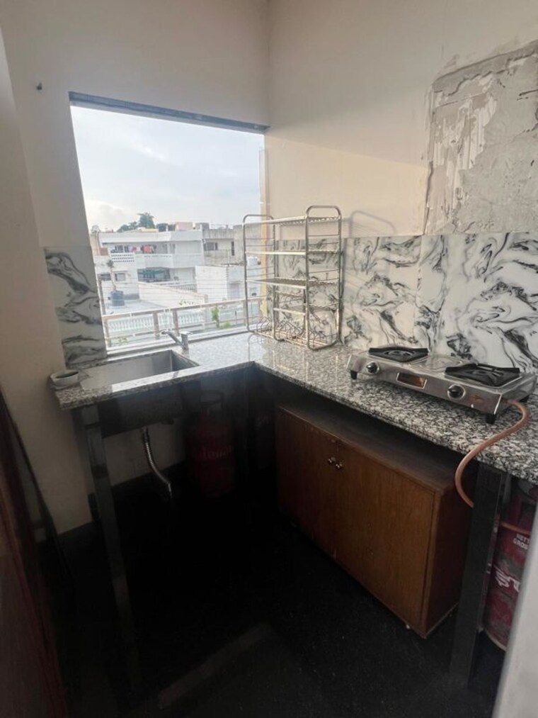 Kitchen, sector 43 1 Bedroom 450 Sq.Ft. Independent House In Sector 43 Chandigarh 10586408
