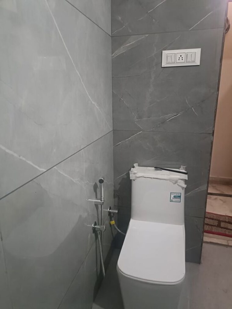 Bathroom, sector 61 mohali 3 Bedroom 1500 Sq.Ft. Builder Floor In Sector 61, Mohali Mohali 10586446