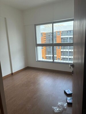 Room in 3.5 BHK Apartment at Gera Planet Of Joy, Kharadi – for Rent