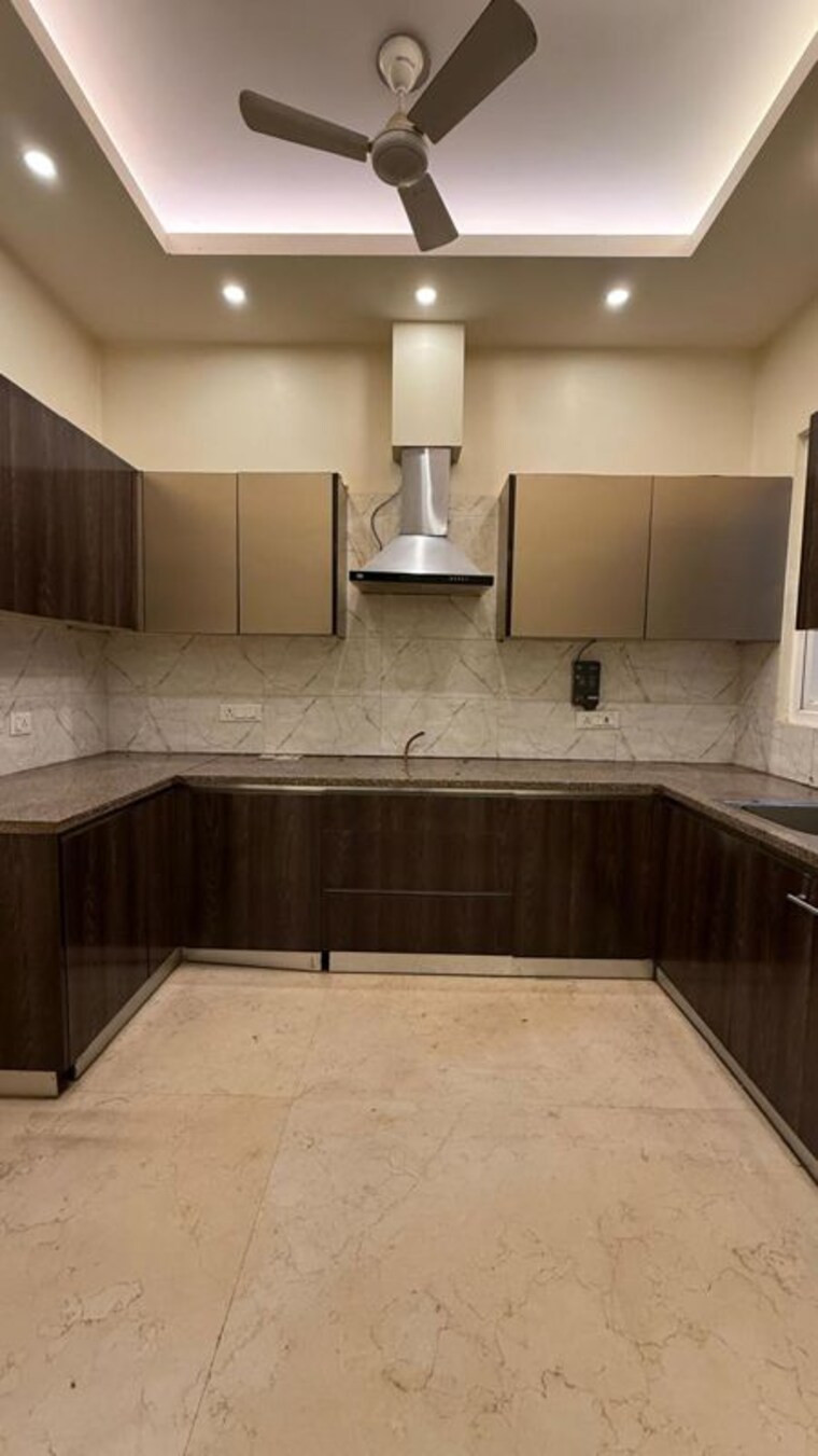 Kitchen, sushant lok i 3 Bedroom 215 Sq.Yd. Builder Floor In Sushant Lok I Gurgaon 10586457