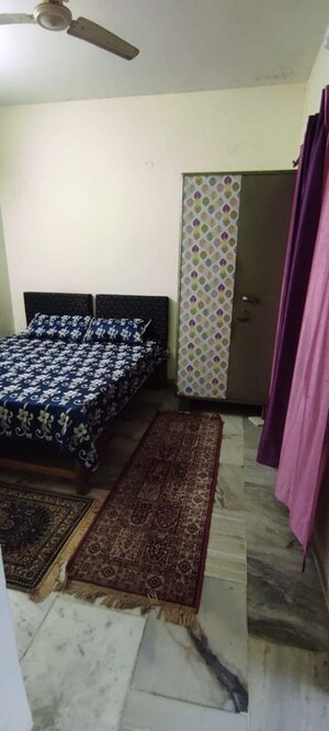 Bedroom in 1 BHK Builder Floor at Sector 35 – for Rent