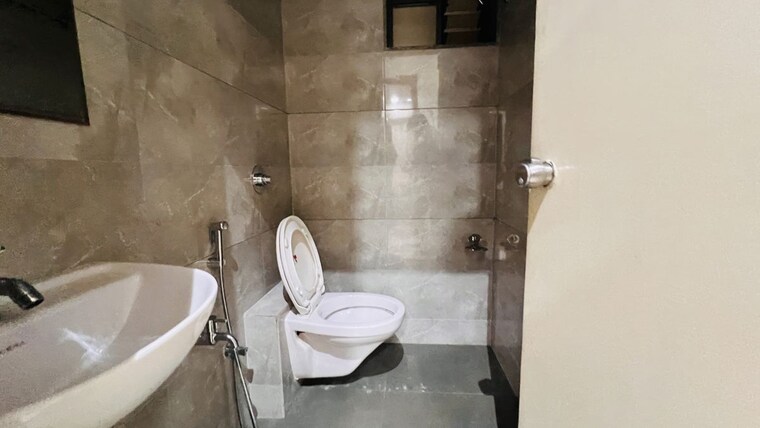 Bathroom, shaligram-prime 3 Bedroom 1800 Sq.Ft. Apartment In Ghuma Ahmedabad 10586463