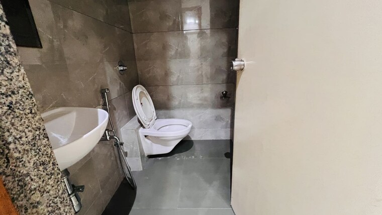 Bathroom, shaligram-prime 3 Bedroom 1800 Sq.Ft. Apartment In Ghuma Ahmedabad 10586463