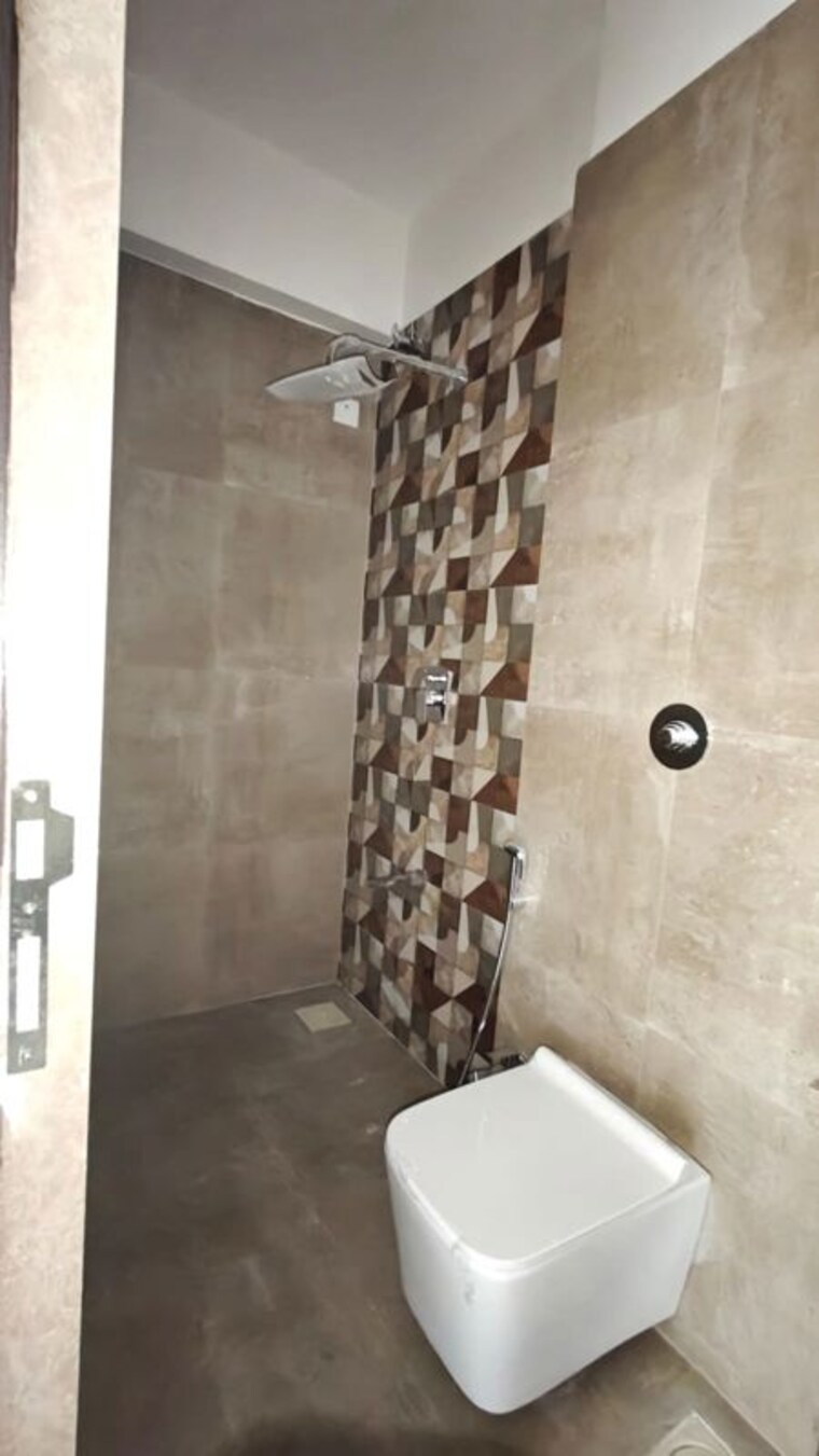 Bathroom, group-satellite-elegance 2 Bedroom 710 Sq.Ft. Apartment In Goregaon East Mumbai 10586473