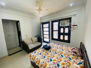 Bedroom in 3 BHK Builder Floor at Sector 32 – for Rent