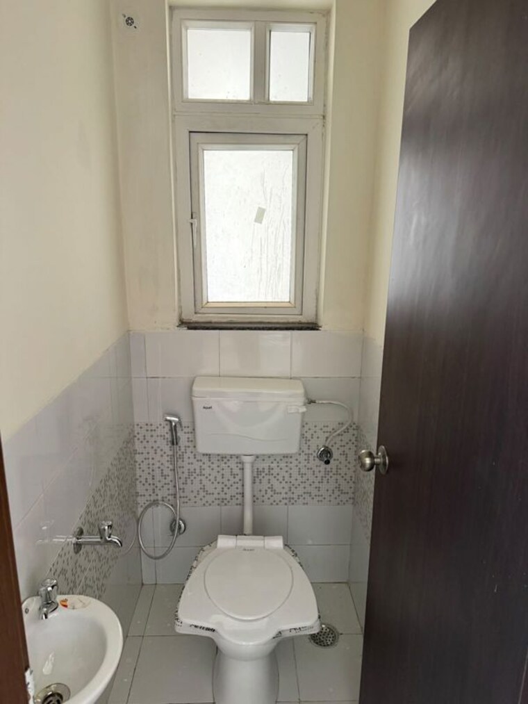 Bathroom, m3m-woodshire 2 Bedroom 1534 Sq.Ft. Apartment In Sector 107 Gurgaon 10584794