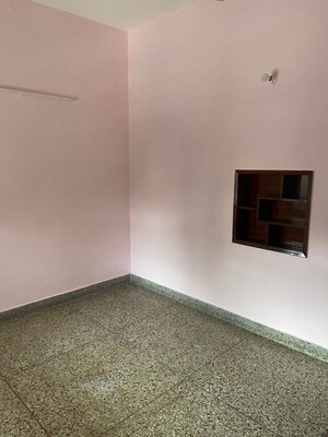 Room in 3 BHK Independent House at Sector 21 – for Rent