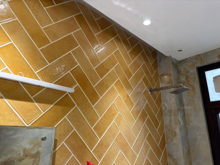Bathroom, sushant lok i 3 Bedroom 215 Sq.Yd. Builder Floor In Sushant Lok I Gurgaon 10586496