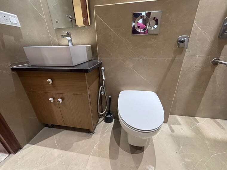 Bathroom, sushant lok i 3 Bedroom 215 Sq.Yd. Builder Floor In Sushant Lok I Gurgaon 10586496