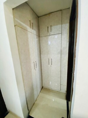 Building Lobby in 3 BHK Builder Floor at Sector 46 – for Rent