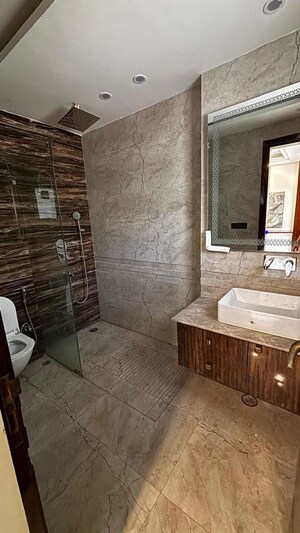Bathroom in 4 BHK Builder Floor at Dlf Phase ii – for Rent