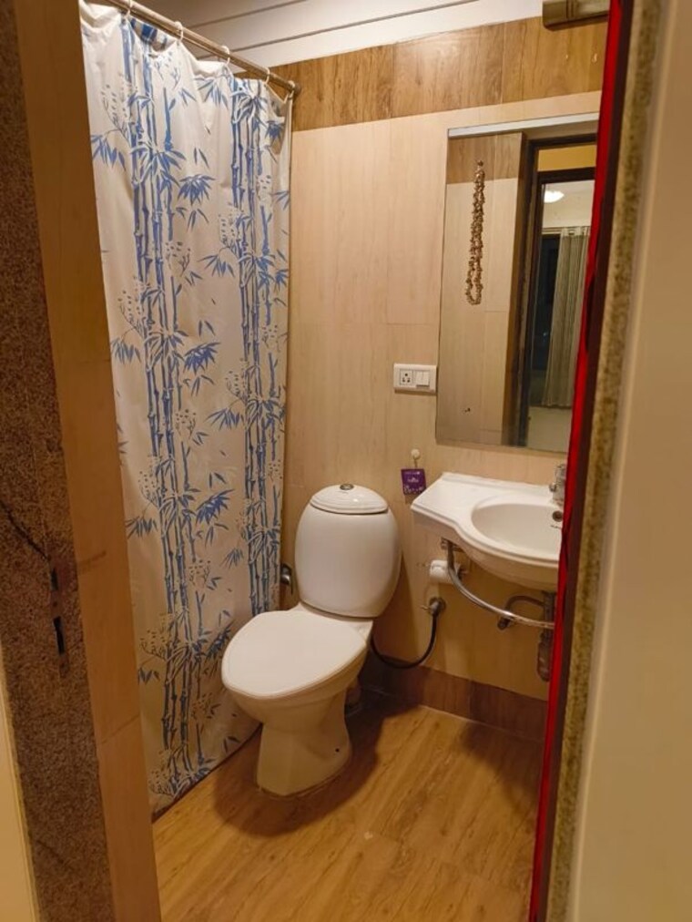 Bathroom, lokhandwala-harmony 2 Bedroom 920 Sq.Ft. Apartment In Worli Mumbai 10586500