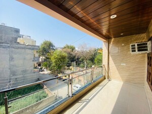 Balcony in 3 BHK Builder Floor at Sector 38 – for Rent