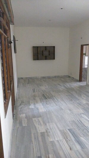 Room in 2 BHK Independent House at Panchkula Sector 10 – for Rent
