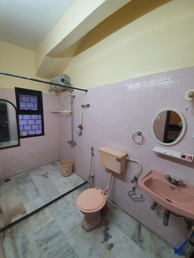 Bathroom, kalpana-villa-housing-society 3.5 Bedroom 2650 Sq.Ft. Apartment In Viman Nagar Pune 10586525